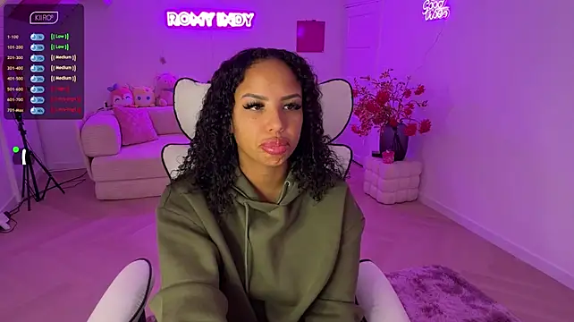 RomyIndyXXX live cam on StripChat