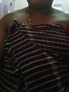 tamil_swathii live cam on StripChat