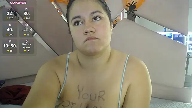 sharlotte_bigboobs live cam on StripChat