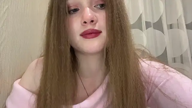 TawnaQasba live cam on StripChat