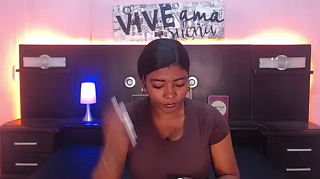 malorybrown live cam on StripChat
