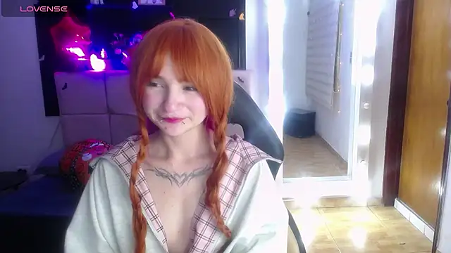 _Charlotte_Collins_ live cam on StripChat