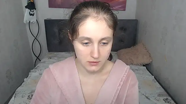 Holliy_Cooper live cam on StripChat