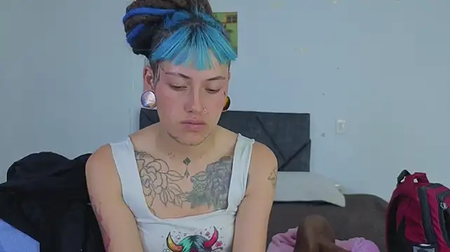 _sharlotte777 live cam on StripChat