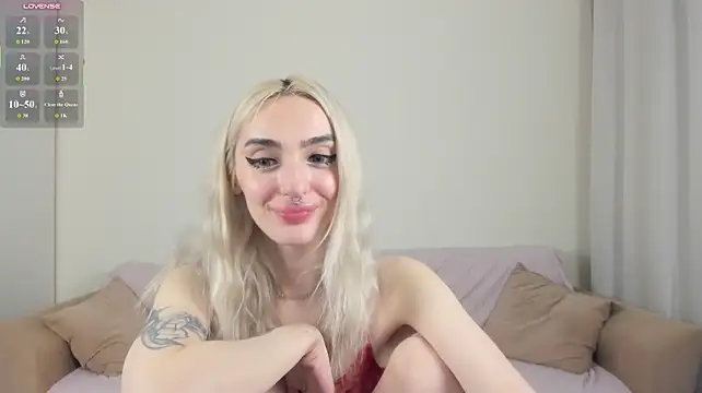 succubantra live cam on StripChat