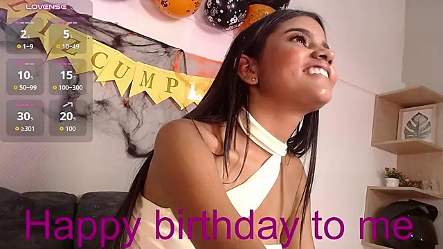 queen_adhara live cam on StripChat
