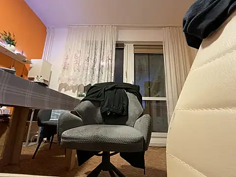 smaili1513 live cam on StripChat