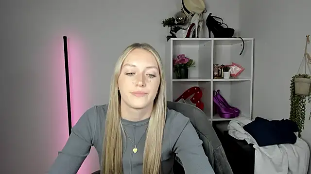 EvelynBlond