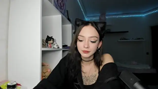 PurrYuna live cam on StripChat