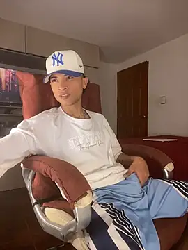 Edward_Milleer live cam on StripChat