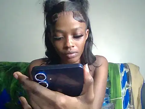 Prettybunnyy live cam on StripChat