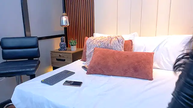 MylaNoir