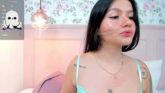 emma_rose29 live cam on StripChat