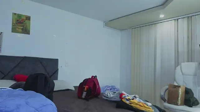 _sharlotte777 live cam on StripChat