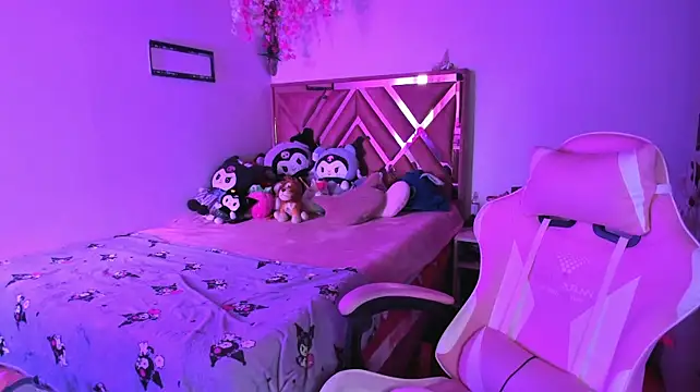 little_emma0 live cam on StripChat