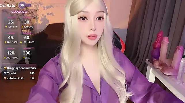 Nina-- live cam on StripChat