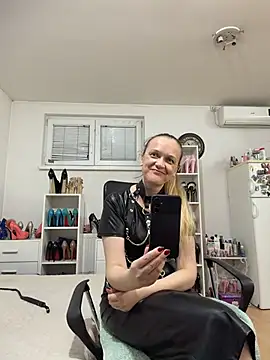 Iris_Pitts_ live cam on StripChat