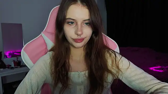 evvaavve live cam on StripChat