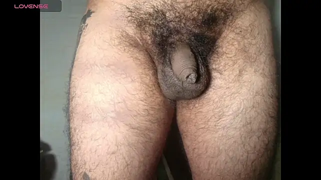 Uncut_Hairy_Dick live cam on StripChat
