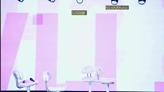 GIVENCHY-001 live cam on StripChat
