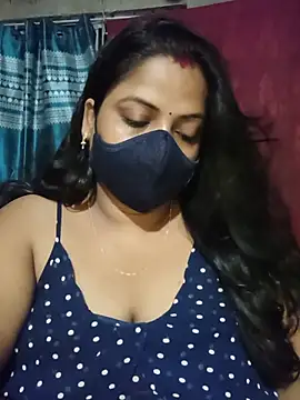 piu_1202 live cam on StripChat