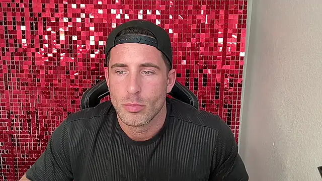 brettmycles28 on Stripchat
