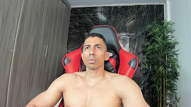 Erik_castle