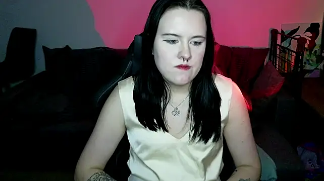 KattieOvdenk live cam on StripChat