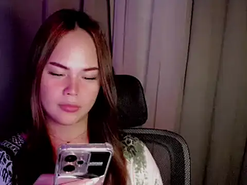 sweetsassydoll live cam on StripChat
