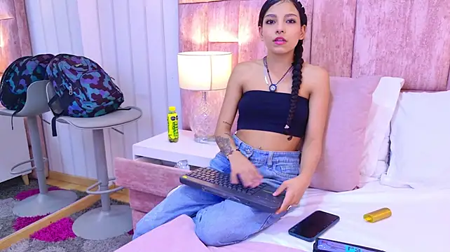 MiaLaure
