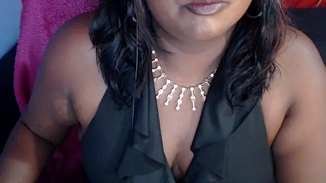 INDIANSIN2 live cam on StripChat