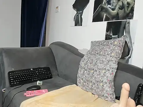 Tinysexydoll