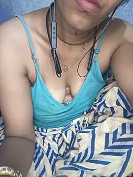Tamil-Gowshika live sex cam