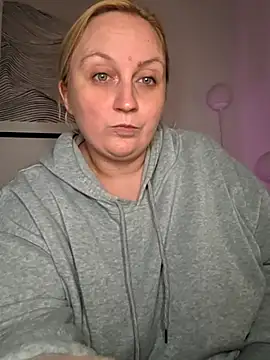 BBW_Nora