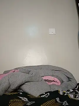Lightskinbae live cam on StripChat