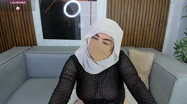 ZaynaSecret live cam on StripChat