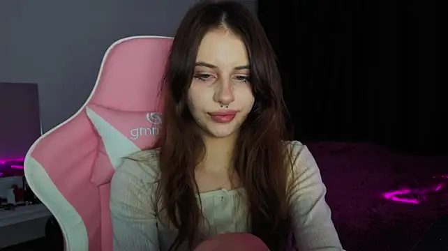 evvaavve live cam on StripChat