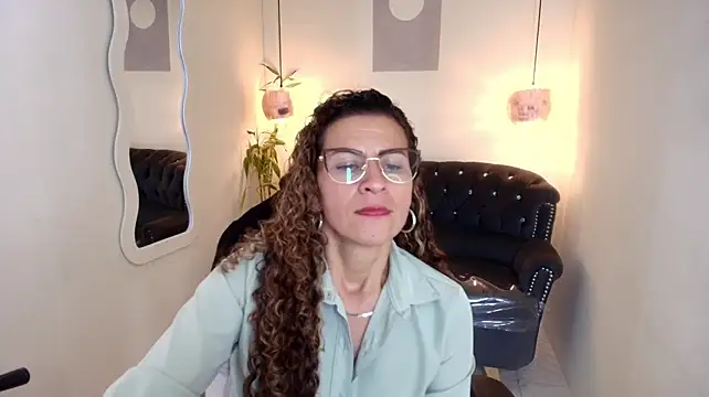 angelbluemilf live cam on StripChat