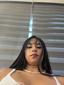 LilacNoir webcam