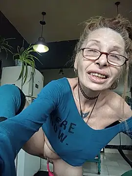 FrozenWaffle live cam on StripChat