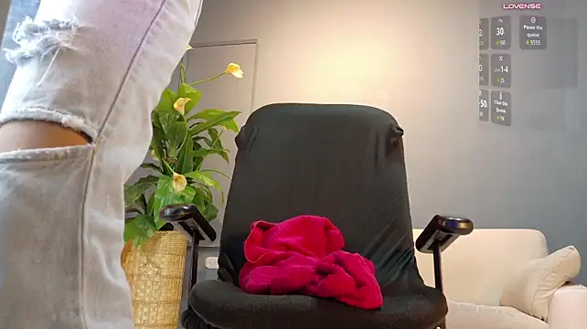 niiky_doll