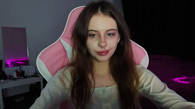 evvaavve live cam on StripChat