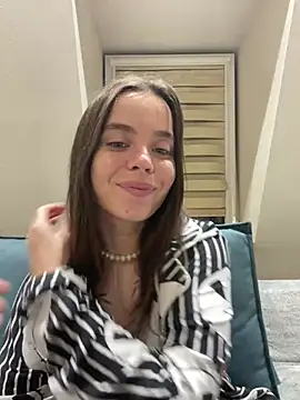 Kyivskyi_Tort live cam on StripChat
