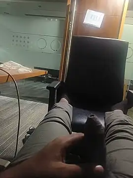 hotboy43339 (M young) - So your ass hole public