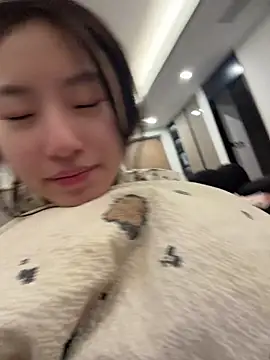 Uugirl00 live cam on StripChat