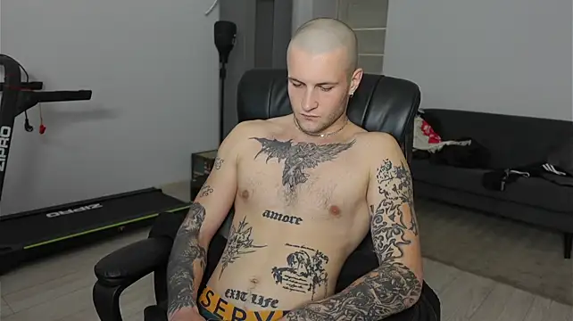 igor_wilde (M twink) - 💦💦💦LETS GET OILY💦💦💦