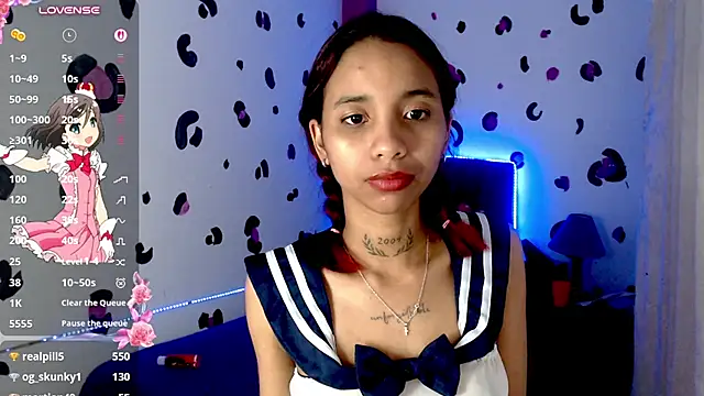 ivory_aiko live cam on StripChat