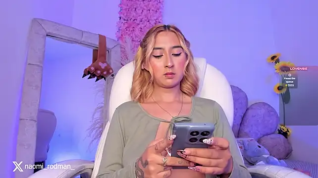 Naomii_Rodman_ webcam