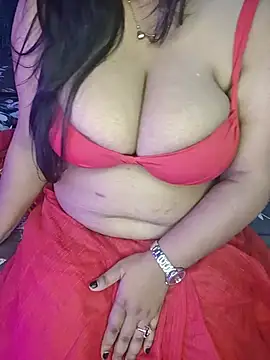 Curvy_Pooja