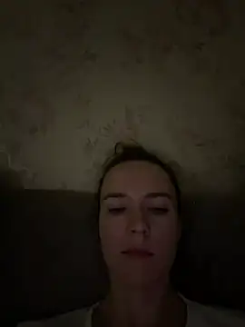 AngelAnitt live cam on StripChat
